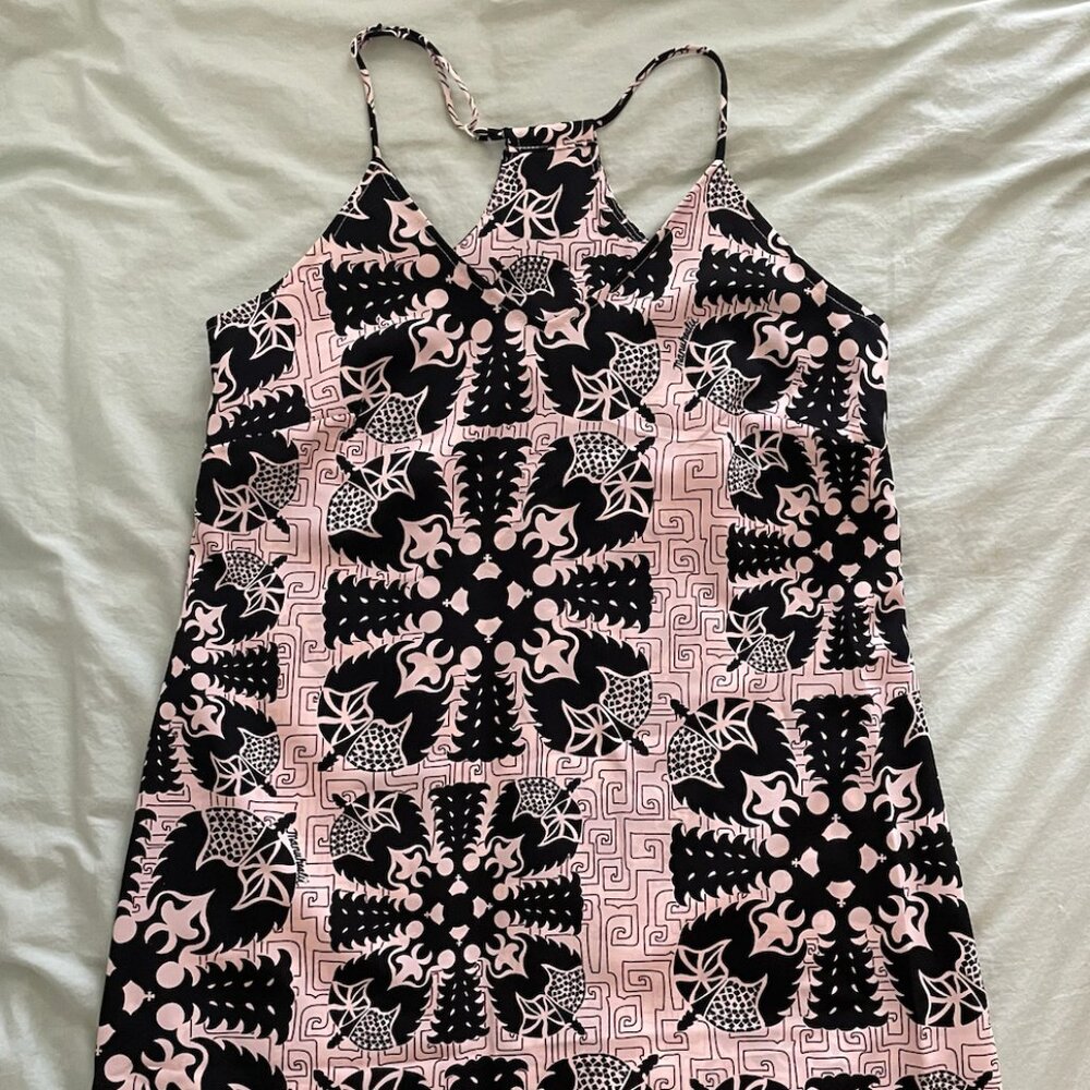 Manuhealii Onipa’a Dress